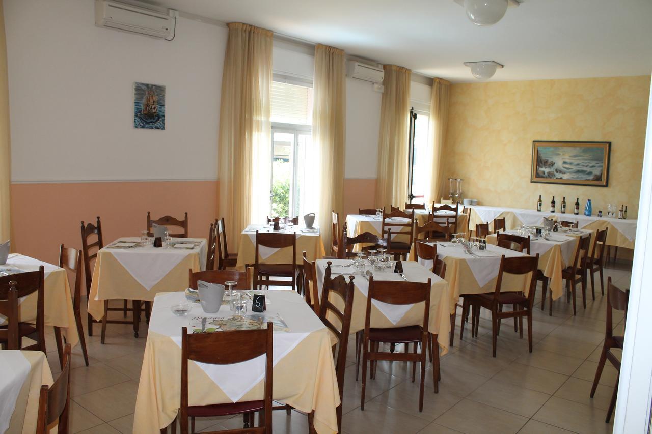 Hotel Ninfea Τσέρβια Εξωτερικό φωτογραφία