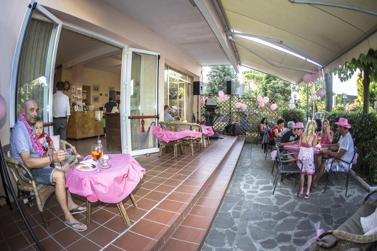 Hotel Ninfea Τσέρβια Εξωτερικό φωτογραφία